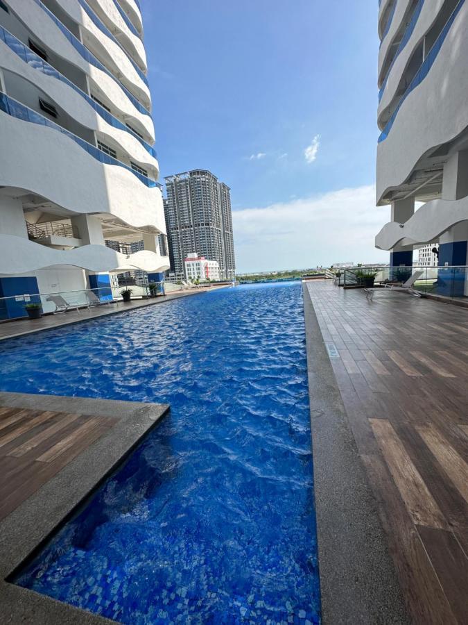 Family Duplex Penthouse 3 Bedroom The Wave 8-9pax